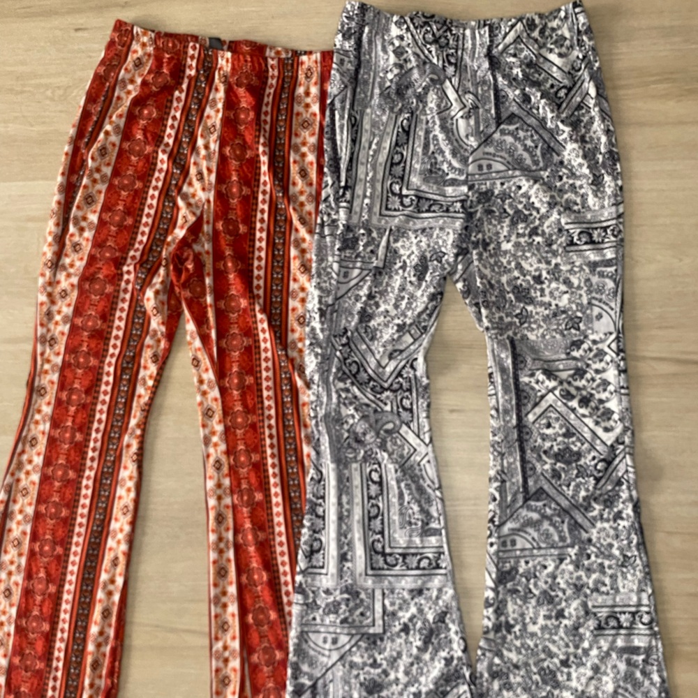 Gray and Red Patterned Leggings
